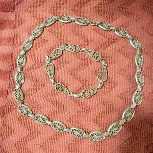 Elegant Silver Filigree Necklace and Bracelet Set